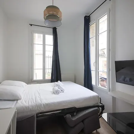 5#studio 2pers#paris 15#commerce#ac * פריז